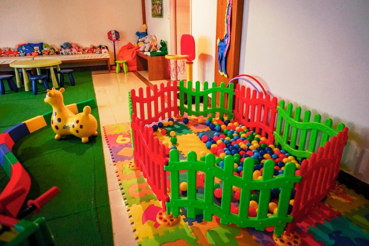 Valis Resort Hotel Volos Ngoại thất bức ảnh A ball pit at a nursery school