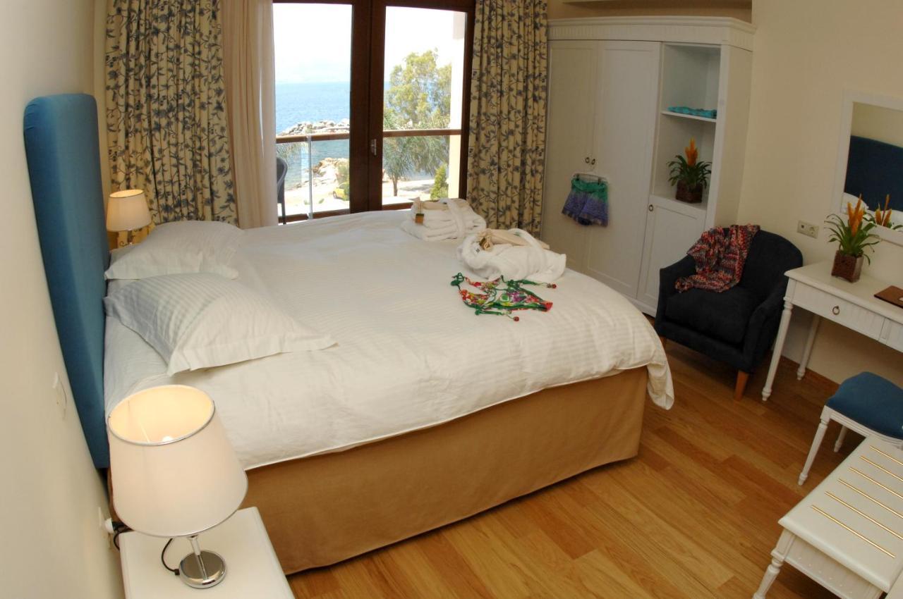 Valis Resort Hotel Volos Ngoại thất bức ảnh A bedroom at the Hotel del Coronado