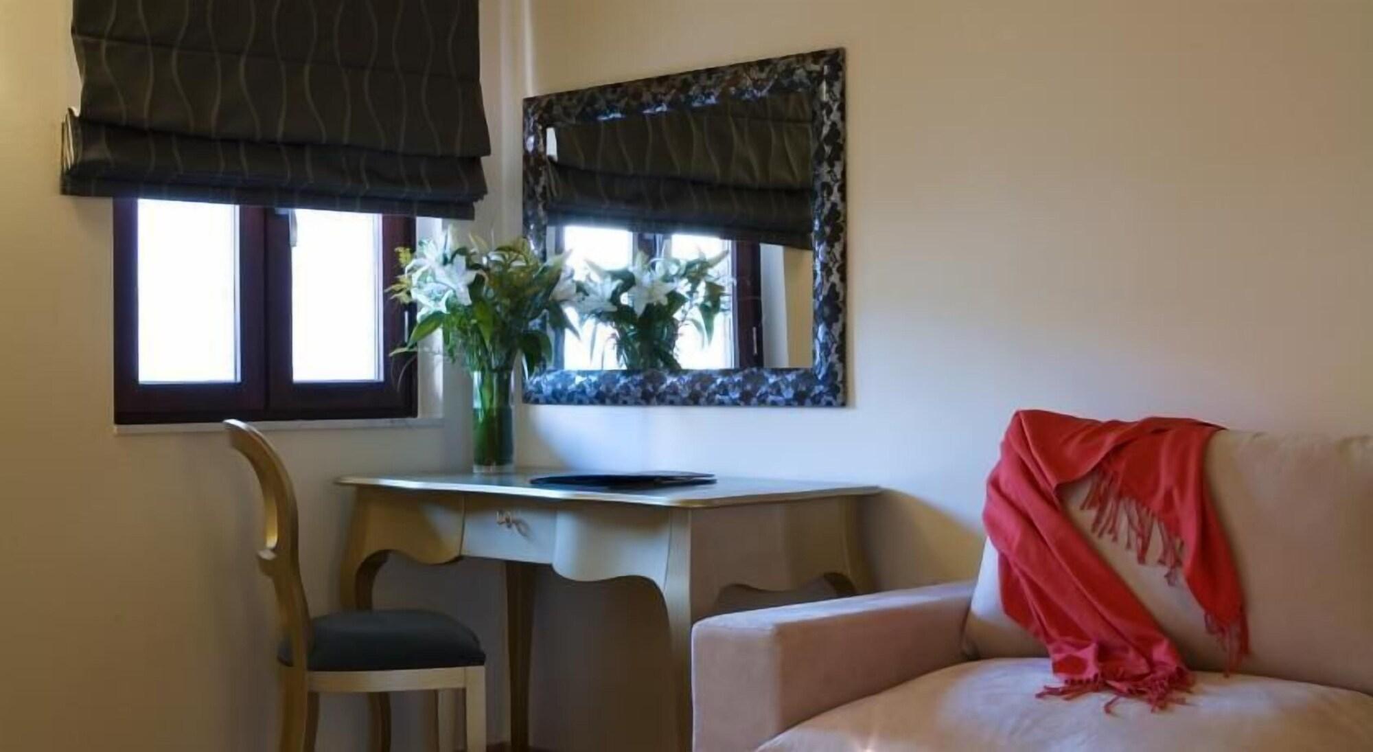 Valis Resort Hotel Volos Ngoại thất bức ảnh A Roman blind