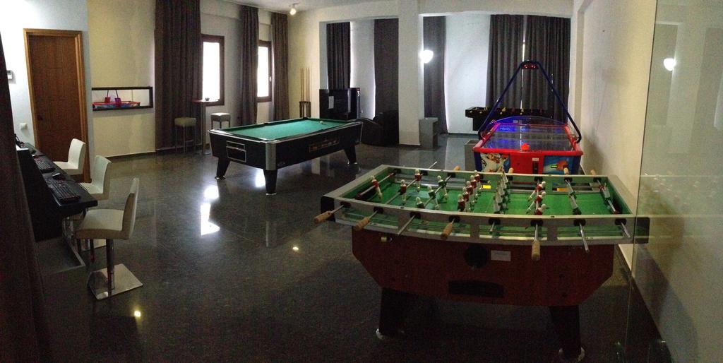 Valis Resort Hotel Volos Ngoại thất bức ảnh Games room