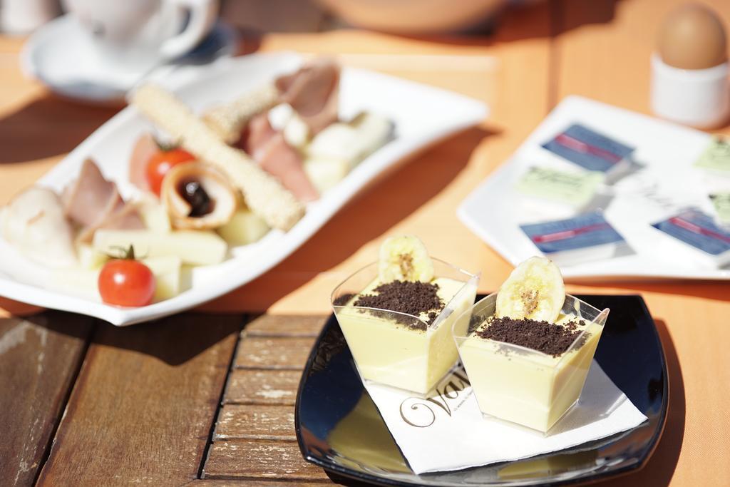 Valis Resort Hotel Volos Ngoại thất bức ảnh A typical tapas bar menu
