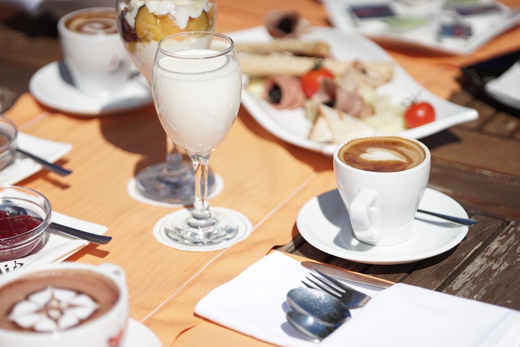 Valis Resort Hotel Volos Ngoại thất bức ảnh A typical Italian breakfast