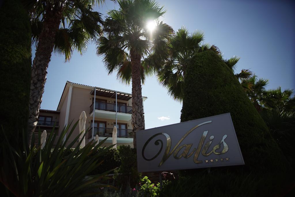 Valis Resort Hotel Volos Ngoại thất bức ảnh The sign of the Miss Europe Continental Pageant